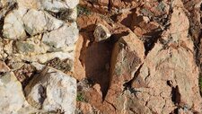 Veine de Quartz sur Granite Perthitique à Arfvedsonite