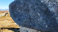 Enclaves basiques sur granit 