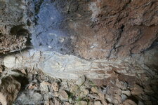 Contact entre schiste et calcaire dans la grotte de la Marmonière.