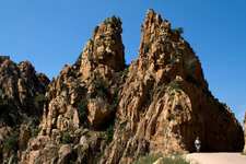 Sur la route dans les calanques de Piana