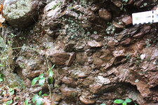 Conglomérat pourpre stéphanien dans la région de Faymoreau.