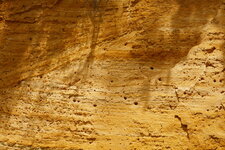 Stratification entrecroisée dans sable ocreux 