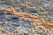Sill de granite dans cornéennes de Flamanville