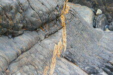 Fentes en échelon dans les cornéennes de Flamanville