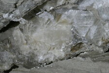 Cristaux de Gypse dans les anciennes carrières de Portel-des-Corbières