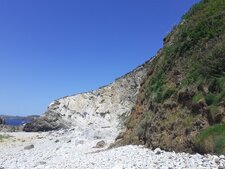 Filon de dolerite recoupant le grès armoricain 