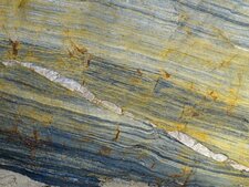Filon de Quartz dans série métamorphique