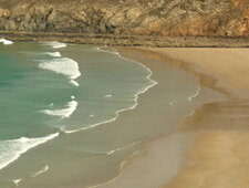 Falaises et sable fin