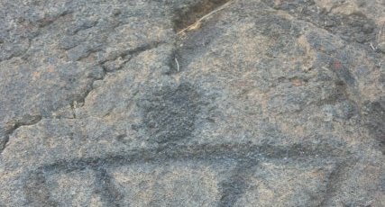 pétroglyphes sur lave de Pu'u Loa