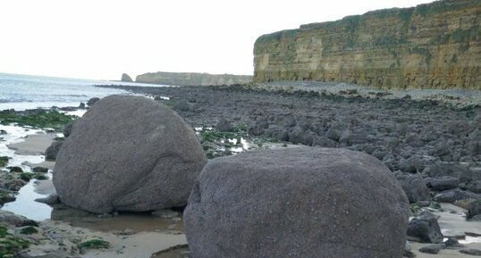 blocs erratiques (gas) de la pointe du Hoc