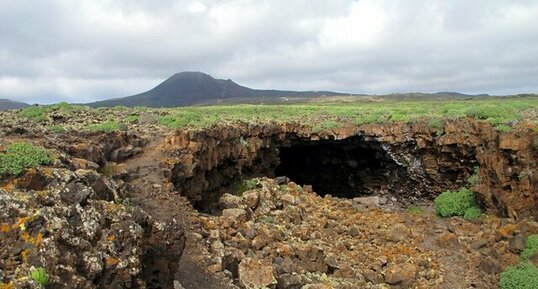 Tunnel de lave, Lanzarote (Îles Canaries)