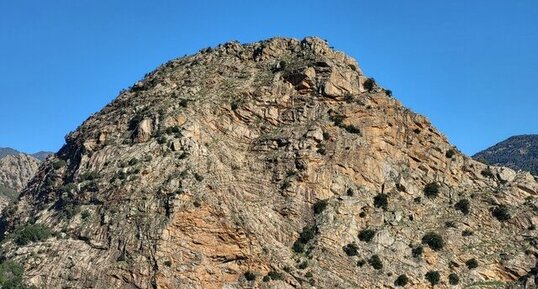 Corse - Ocana - Punta d'Arese -Granite Perthitique à Hastingsite-fayalite