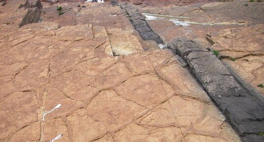 Les Orcades - Birsay - Dike de lamprophyre