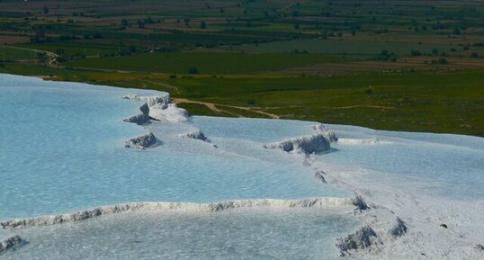 Vasques en travertins hydrothermaux de Pammukale