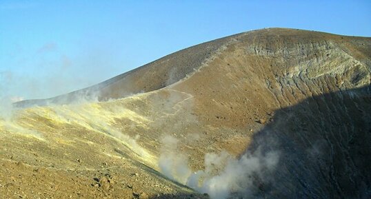 Soufre sur le Vulcano