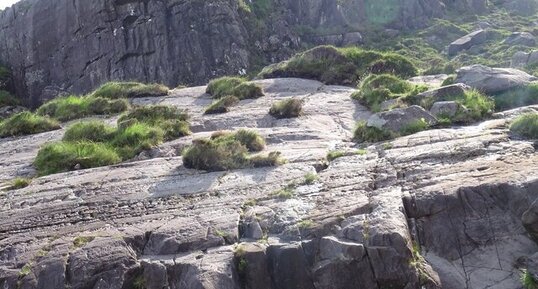 Stries glaciaires près de Conor Pass