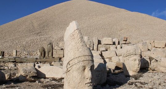 Mausolée d'Antiochos Ier de Commagène