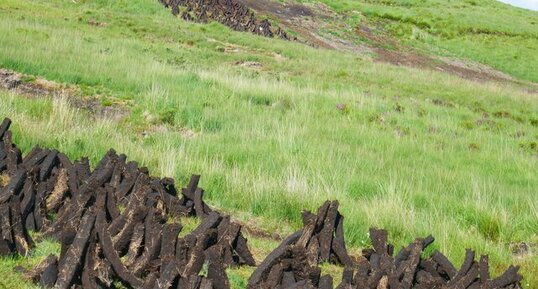 Exploitation de la tourbe dans le Connemara