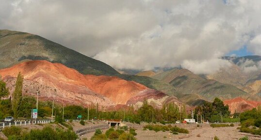 Montagnes polychromes