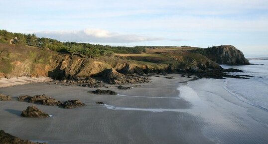 Vue est de la plage de la source