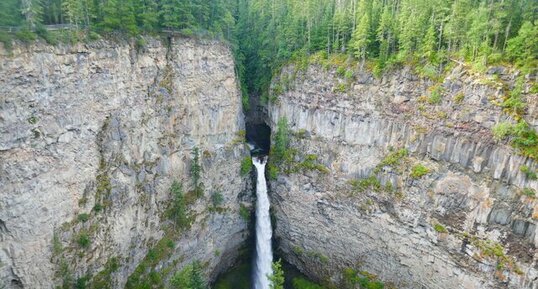 Coulée basaltique à Spahats Falls (Wells Gray Provincial Park)