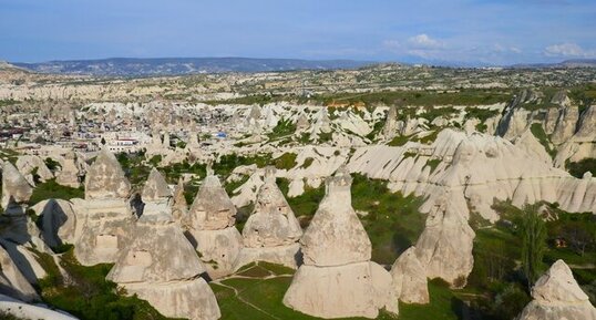 Pinacles d'ignimbrite de la vallée des pigeons, Cappadoce, Turquie