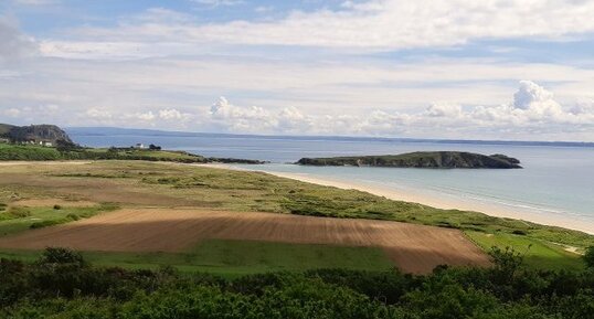 Panorama sur l'île et la plage de l'Aber