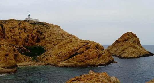 Granite alcalin de la Pietra (l'Île Rousse)