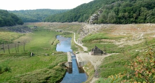 Assèchement du lac de Guerlédan