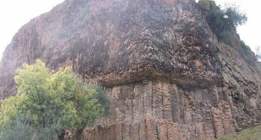 Orgues volcaniques près d'Oulmes