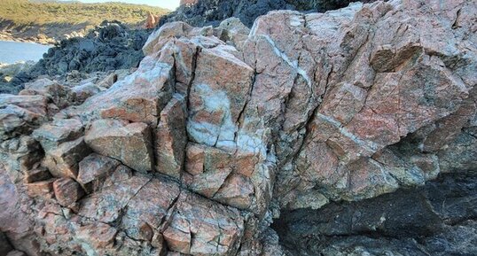 Corse - Cargèse - Golfe de Topiti - Serpentine & Rhyolite Alcaline