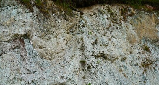 Altération argileuse dans les phyllades permo-carbonifères