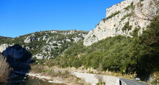 Calcaire de plateforme tithonien dans les Gorges de l'Herault