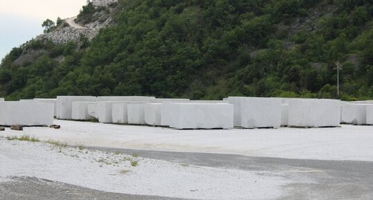 Blocs taillés de Marbre de Carrare