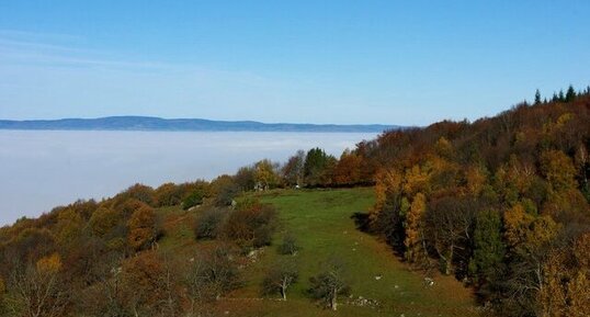 Vue du massif du morvan depuis le chaos rocheux de Uchon