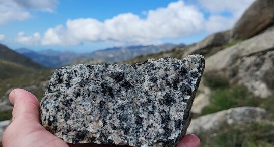 Corse - Aullène - Granodiorite à amphiboles