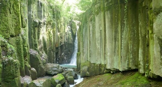 Coulée d'andésite prismée de la cascade de Kayalidere