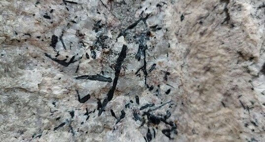 Corse - Evisa - Aïtone - Granite à Riebeckite