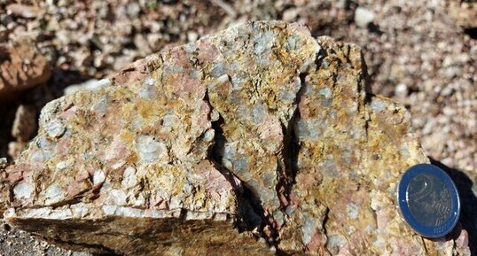 Corse - Ocana - Punta d'Arese -Granite Perthitique à Hastingsite-fayalite