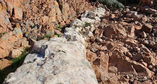 Corse - Piana - Capu Rossu - Granite Perthitique à Arfvedsonite