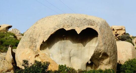 Tafoni dans granite, Notre Dame de la Serra