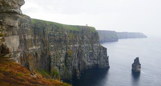Falaises carbonifères des Cliffs of Moher
