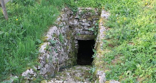 Puit ouvrant sur la nappe des calcaires de Beauce