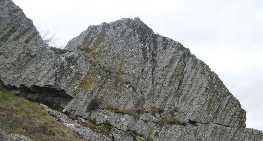 Prismations volcaniques du Rocher du Brion