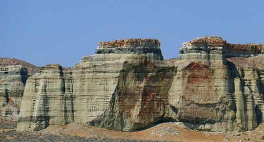 Dépôts lacustres et fluviatiles : Pillars of Rome, Oregon